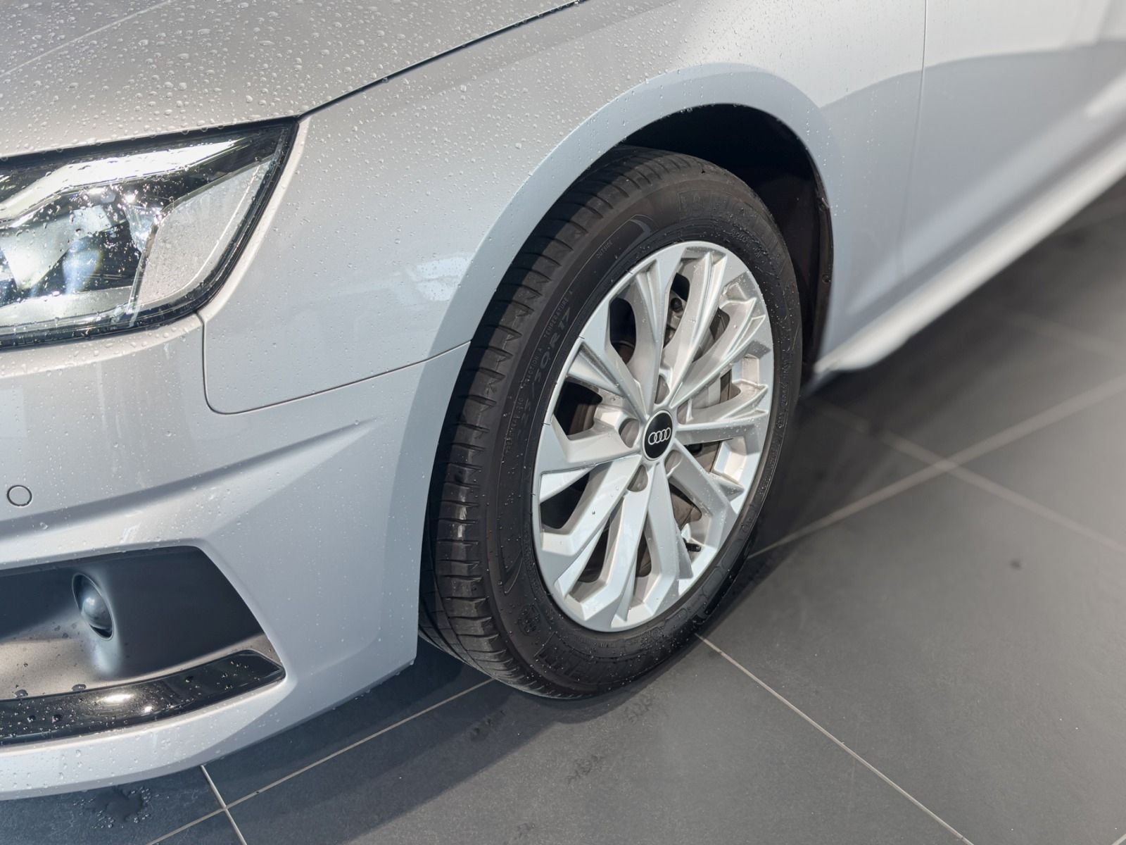 Audi A4 Avant 40 TFSI S tronic - Samsaru's Car Outlet