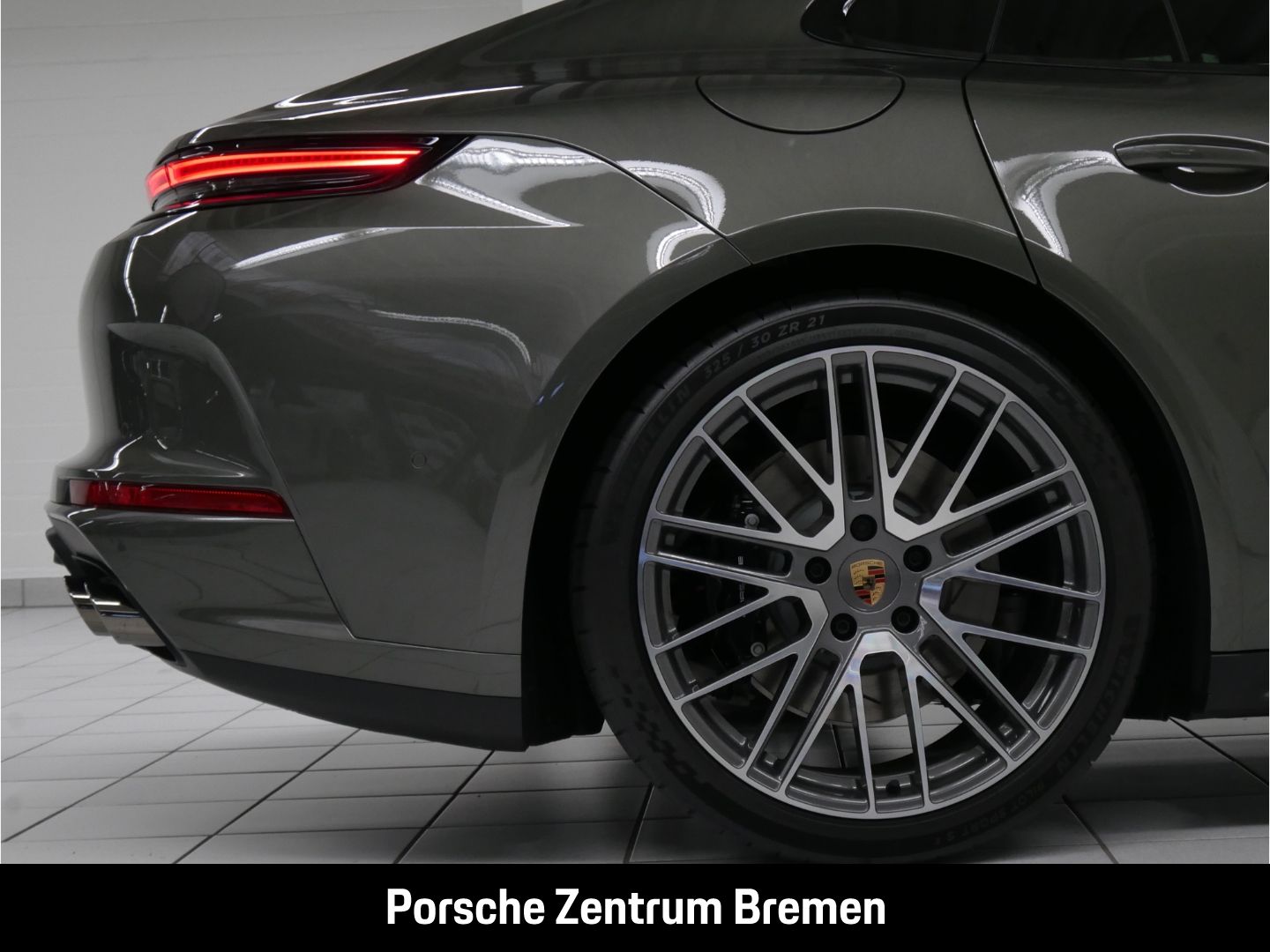 Porsche Panamera 4 E-Hybrid Luftfederung  Panodach Memor