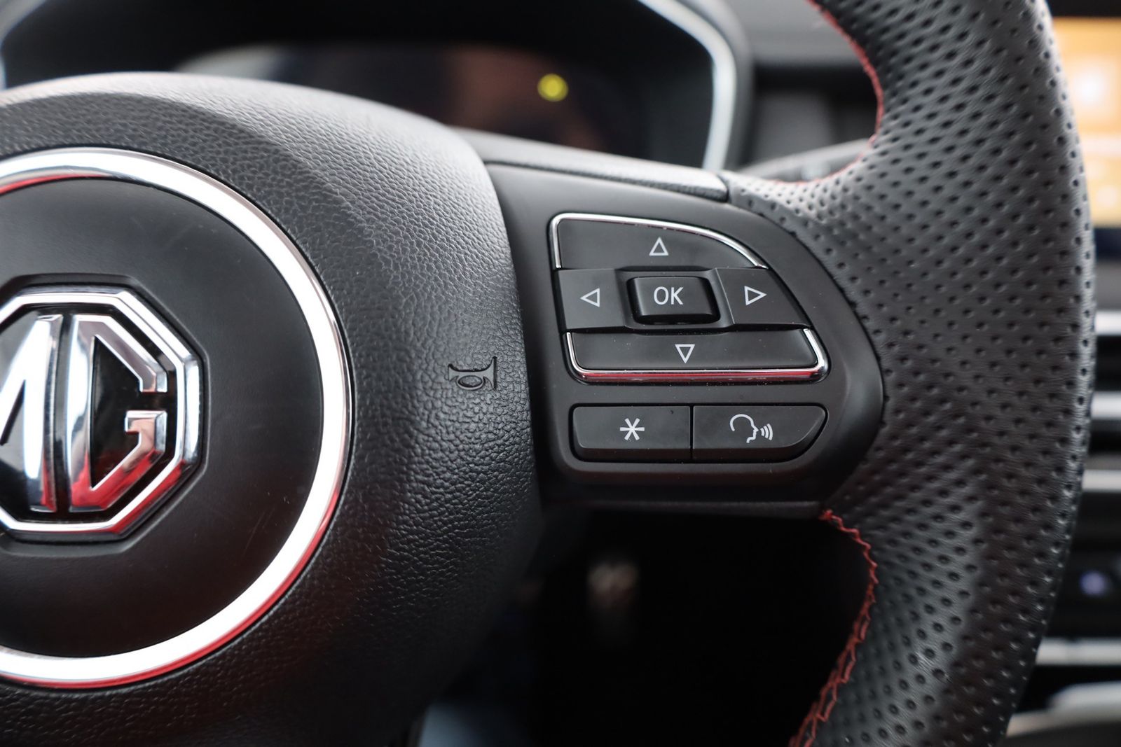MG HS 1.5 T-GDI Luxury Aut. LED ACC Navi 360° Pano