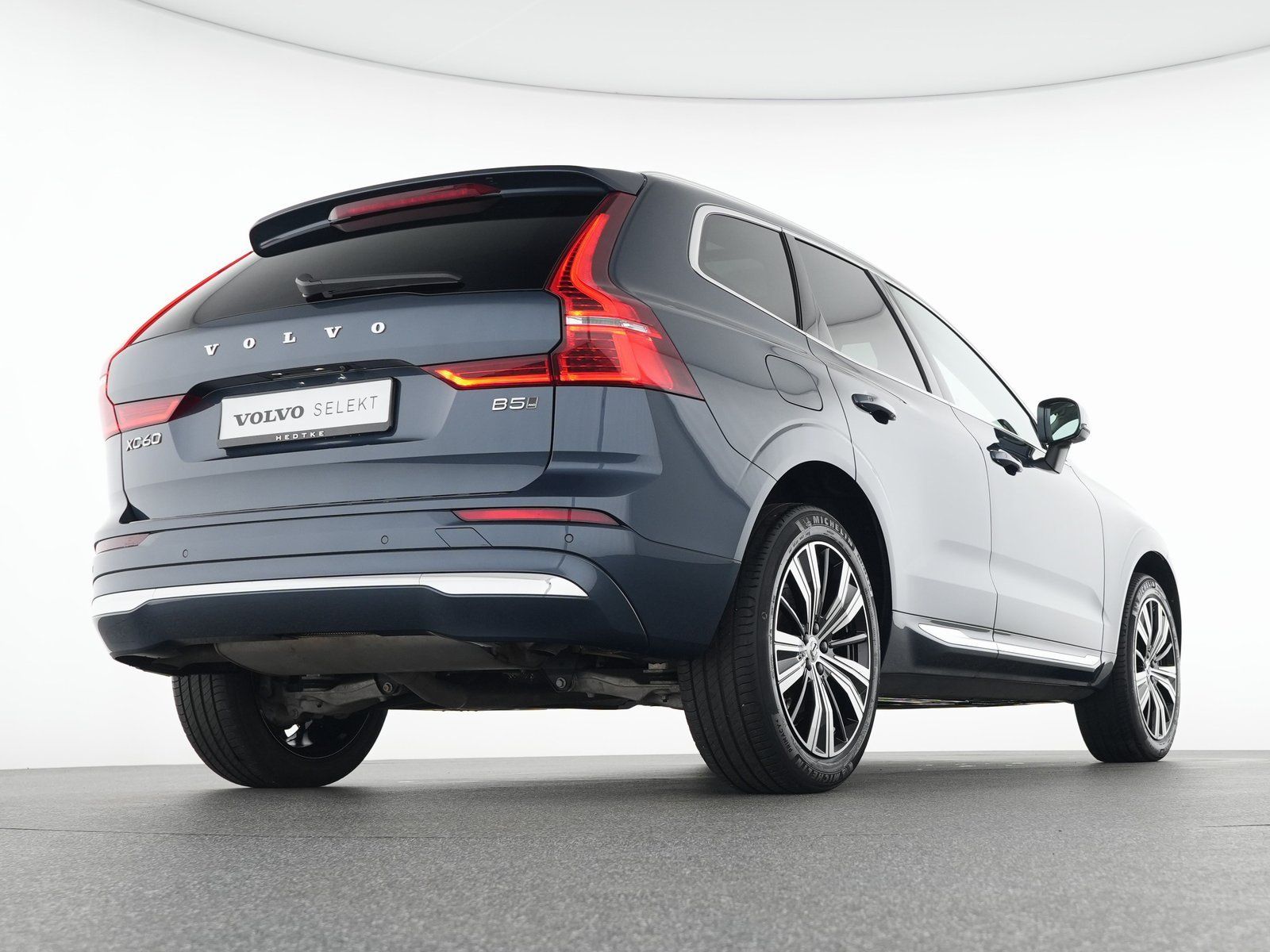 Volvo XC60 B5 AWD Ultimate Bright SONDERFINANZ: 1,99%*