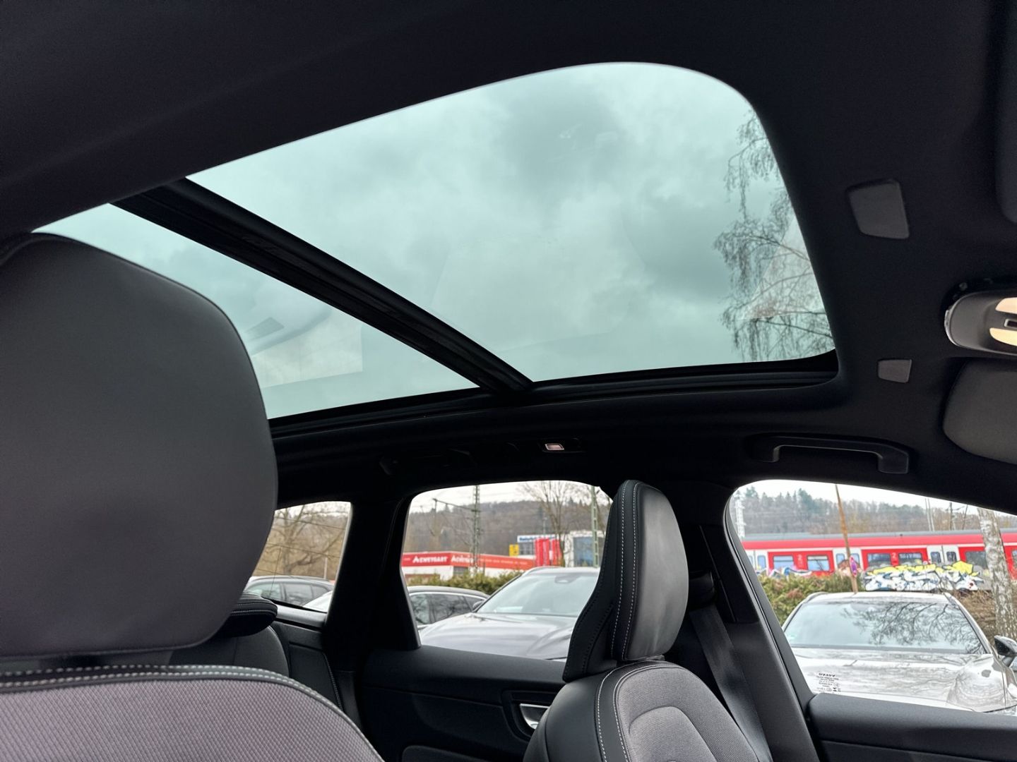 Volvo XC60 Recharge T6 Plus Black Edition AHK ACC