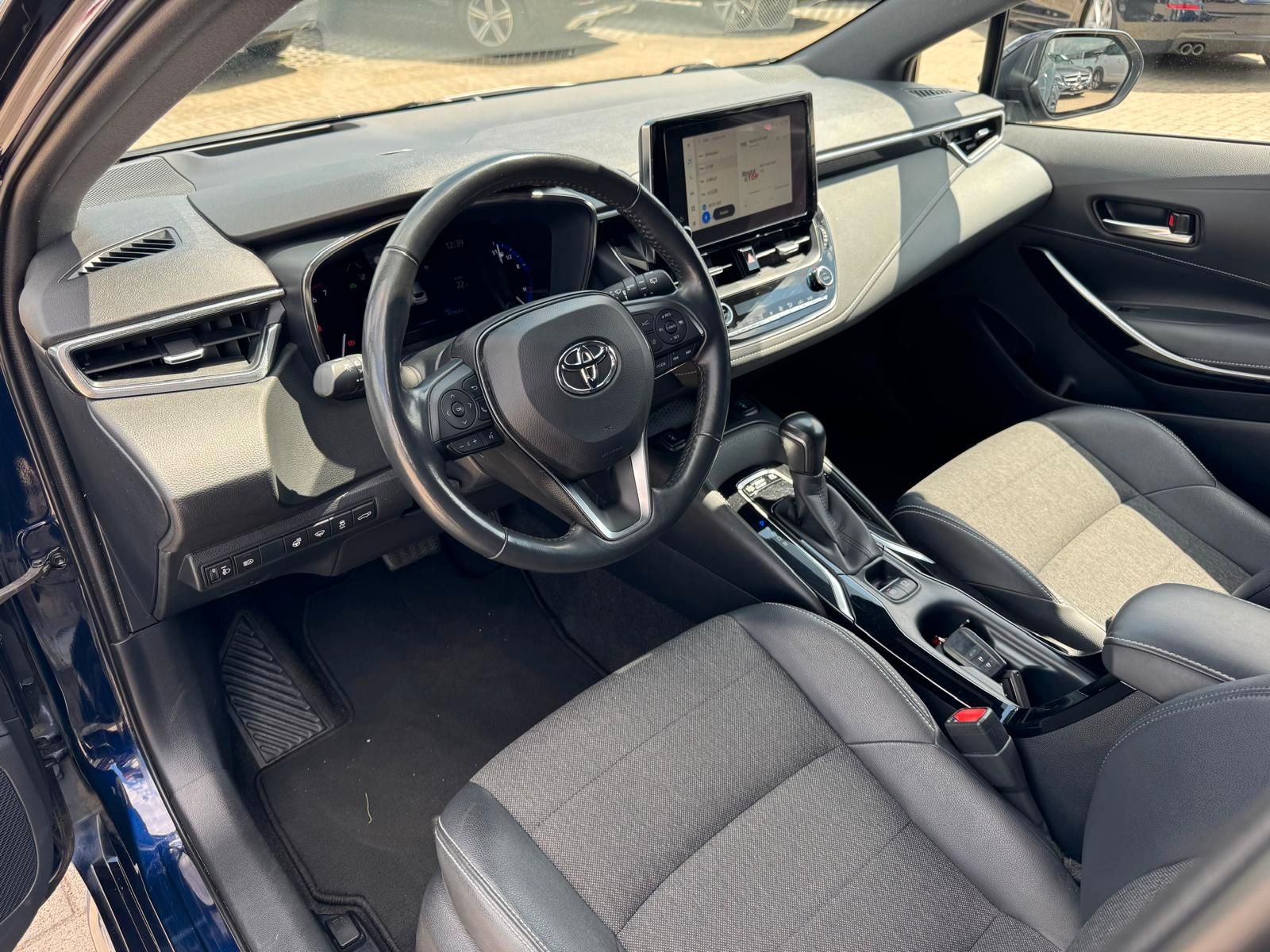 Toyota Corolla 1.8 Touring Sports Hybrid - Samsaru's Car Outlet