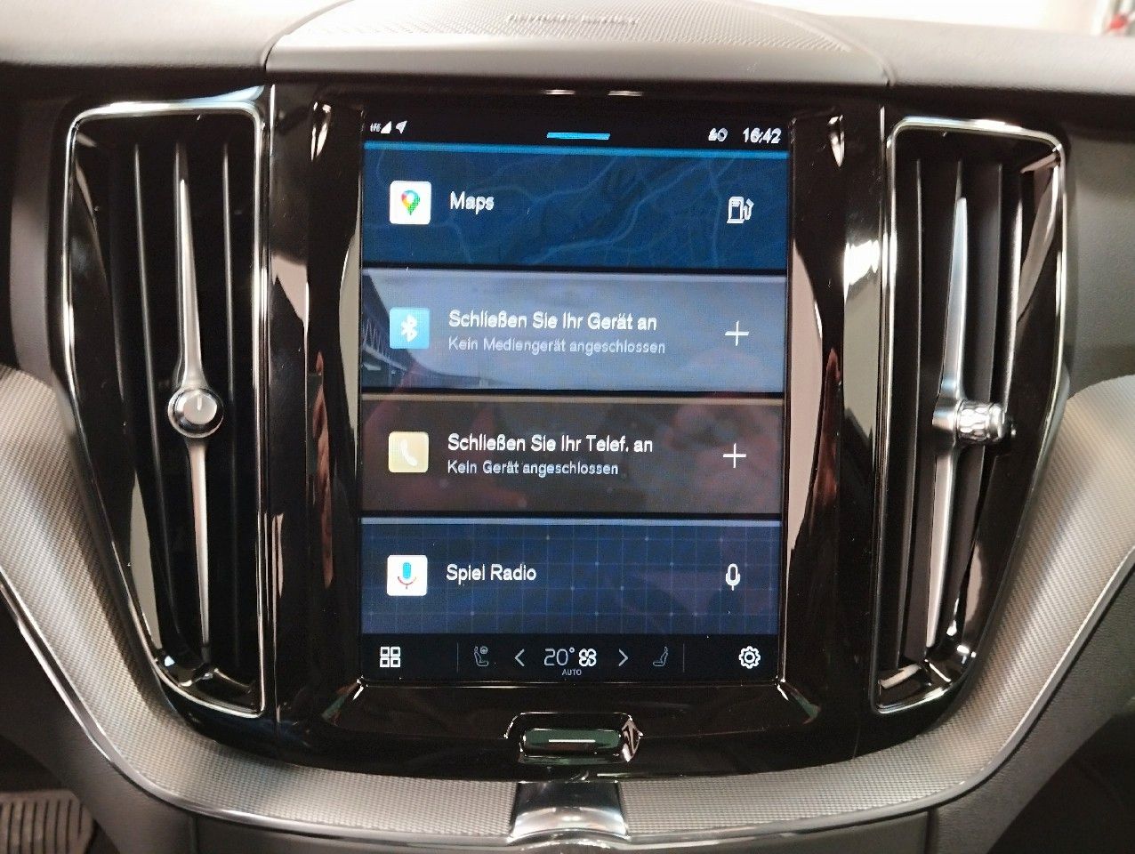 Volvo XC60 B4 Plus Dark Diesel AWD - Samsaru's Car Outlet