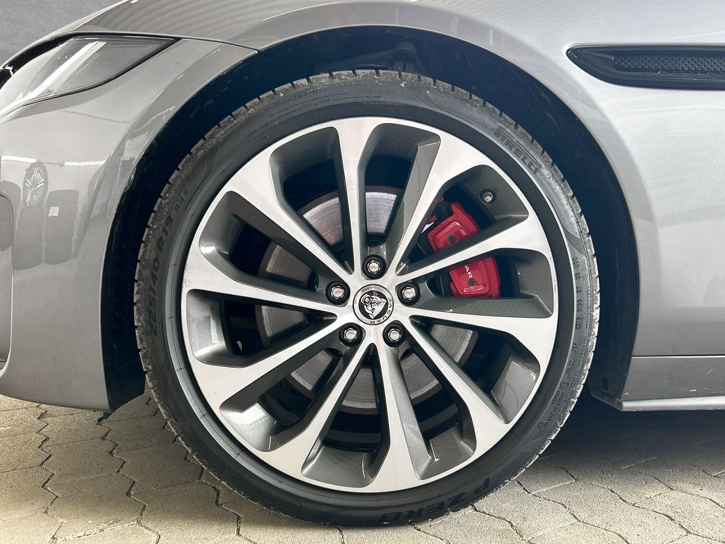 Jaguar XE R-Dynamic SE P250 EU6d Matrix Winter-Paket DA