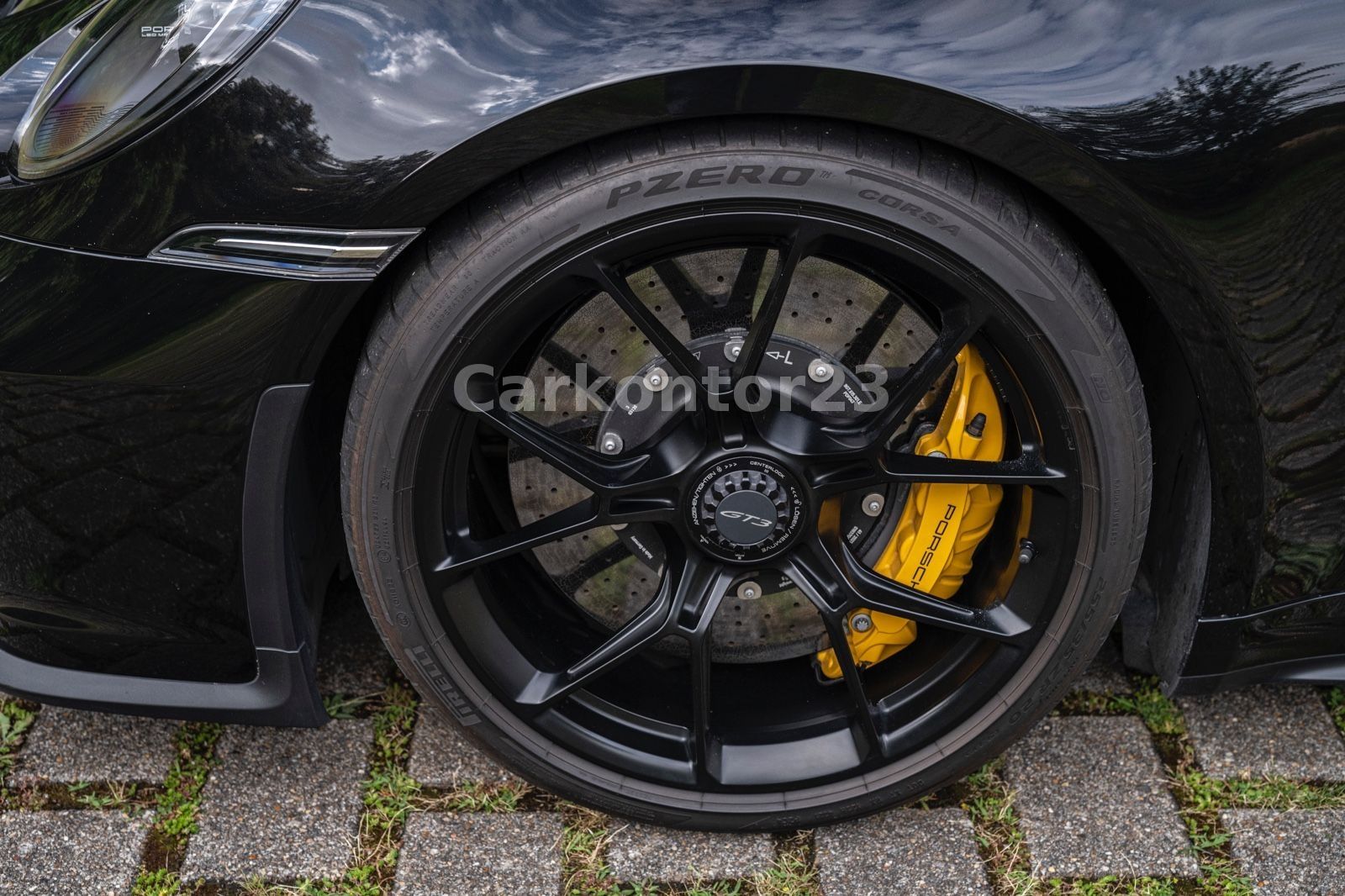 Porsche 992 GT3 - Samsaru's Car Outlet