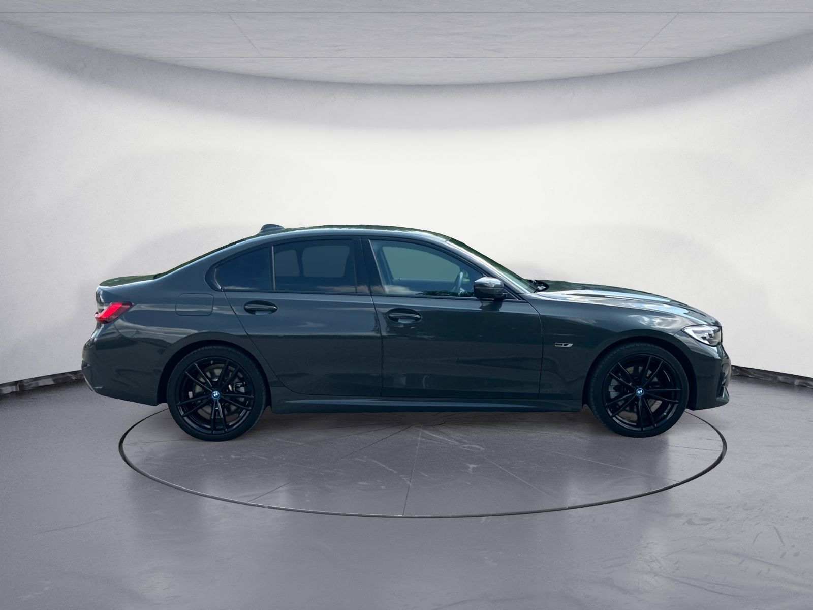 BMW 320e M Sport Automatik - Samsaru's Car Outlet