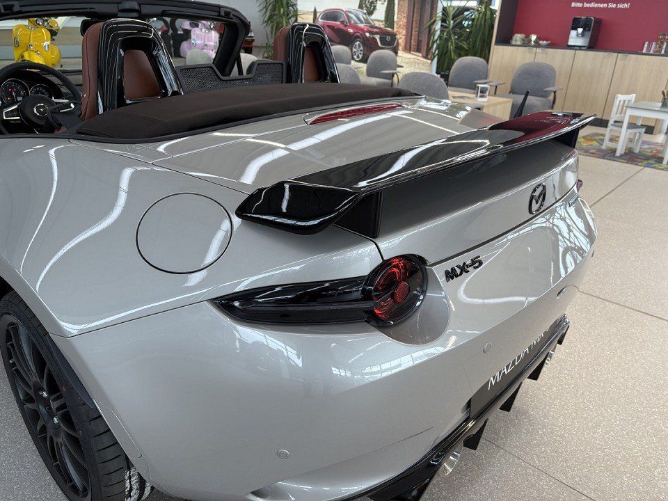 Mazda MX-5 2.0L 184PS KAZARI mit sportlichen Anbauteil