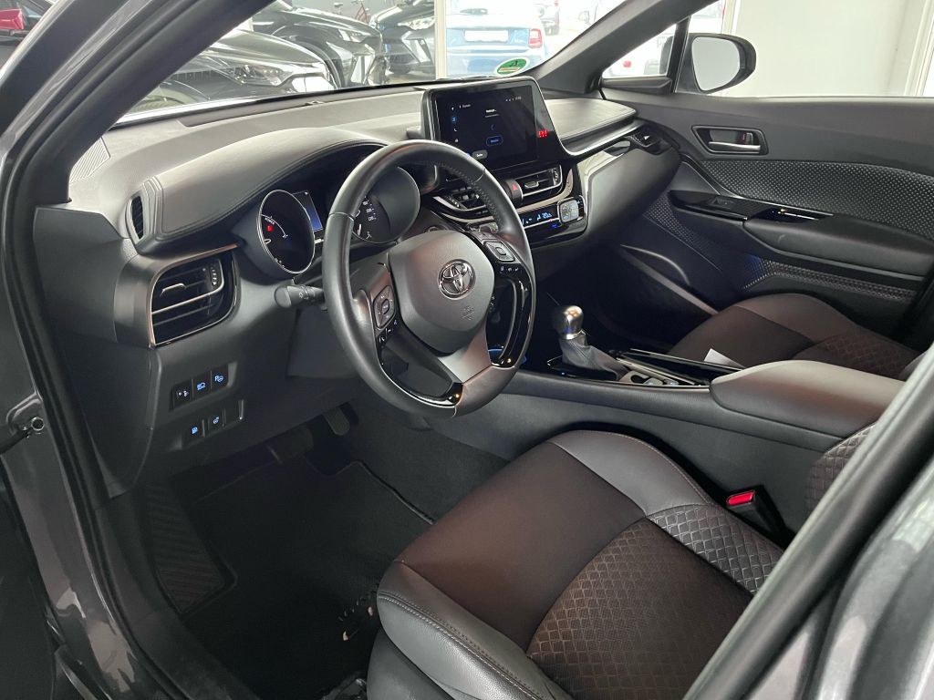 Toyota C-HR 2.0 Hybrid - Samsaru's Car Outlet