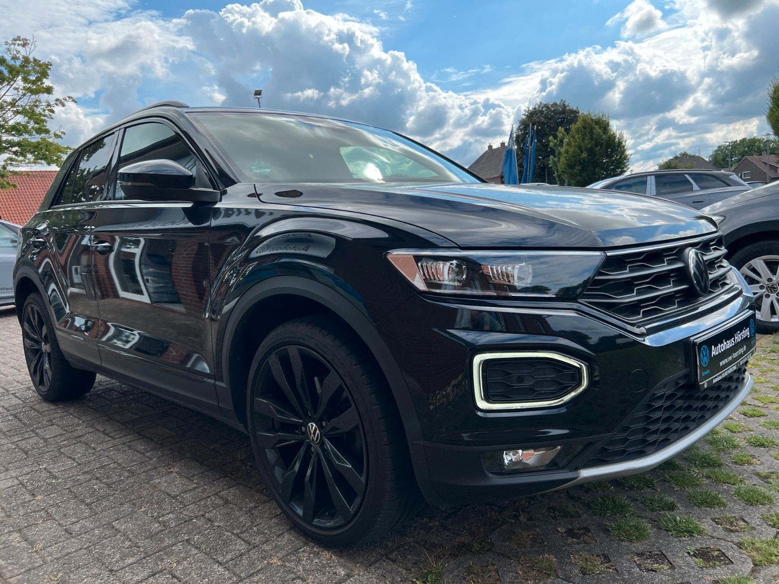 Volkswagen T-Roc 1.5TSi DSG Black - Samsaru's Car Outlet