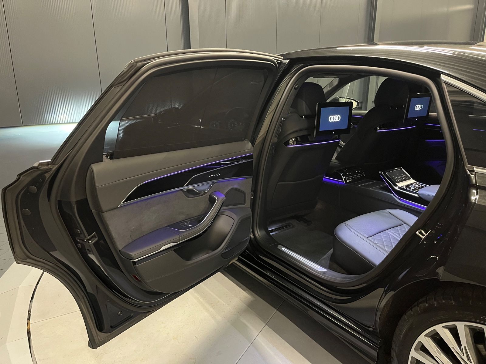 Audi A8 50 TDI L quattro - Samsaru's Car Outlet