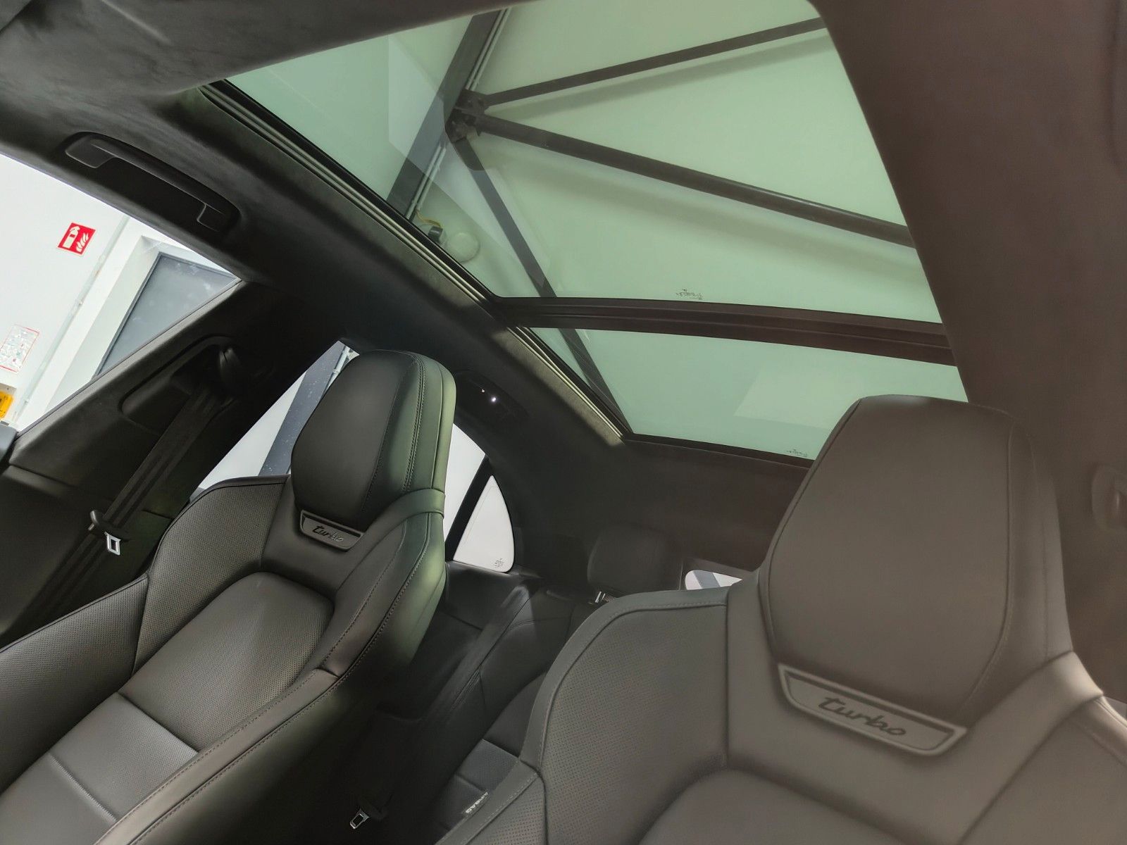 Porsche Macan Turbo Electric