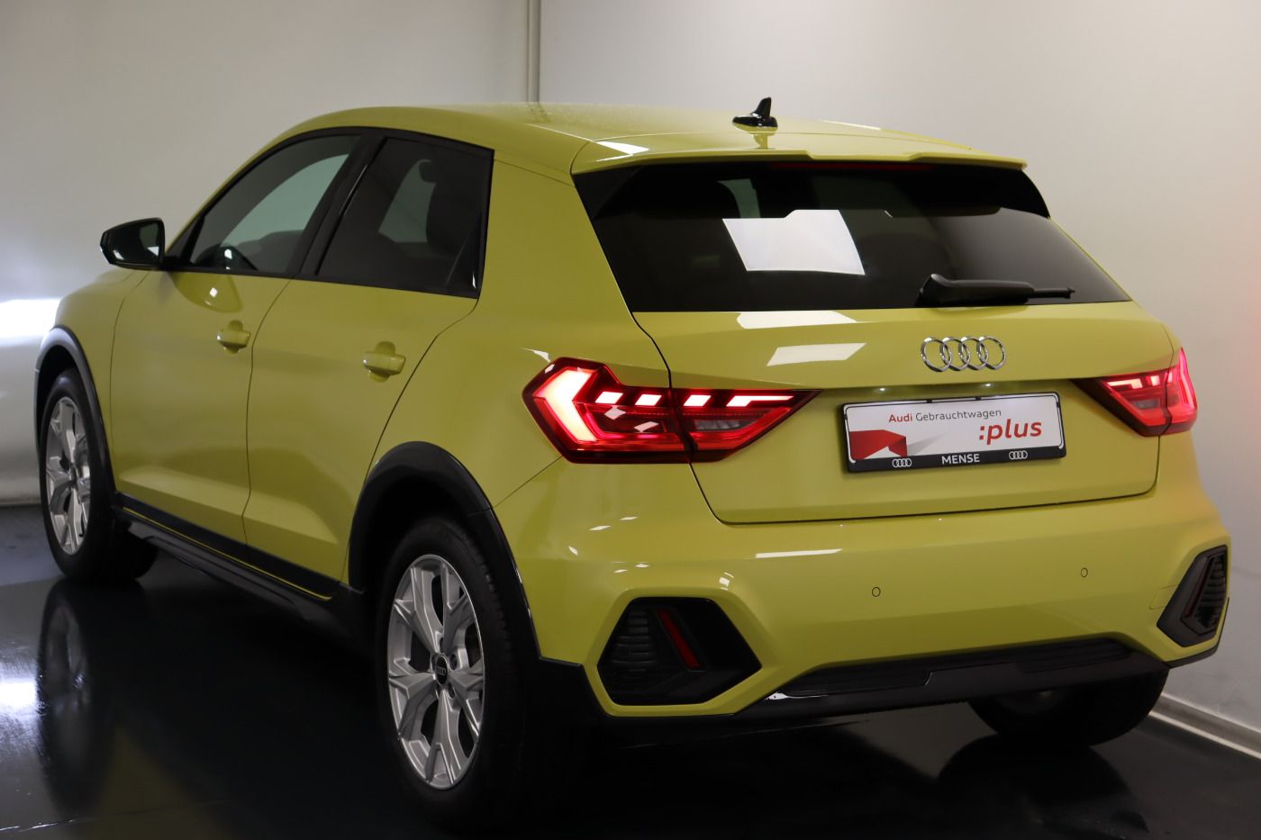 Audi A1 allstreet 35 TFSI S line - Samsaru's Car Outlet