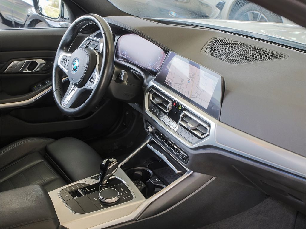 BMW 330 M Sport EU6d e xDrive Touring - Samsaru's Car Outlet