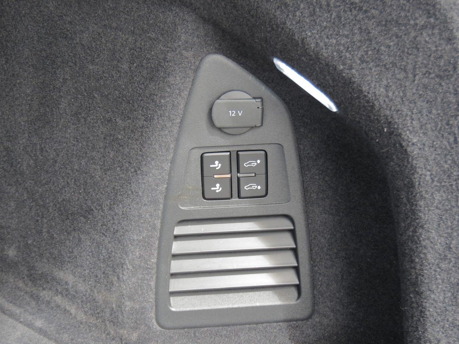 Volkswagen Touareg R 3.0 TSI eHybrid 340 kW 4M *AHK* u.v.m.