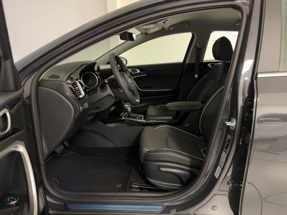 Kia XCEED 1.5T Vision - Samsaru's Car Outlet