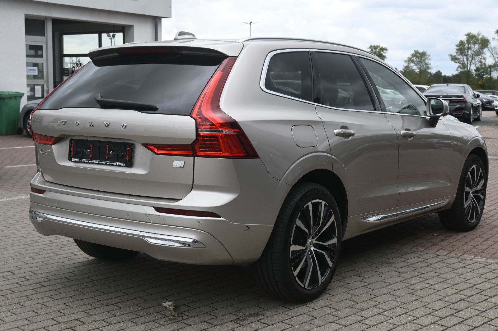 Volvo XC60 T8 Ultimate Bright RC Plug-In B&W*LUFT*360°