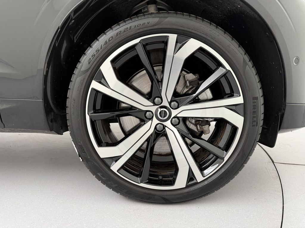 Volvo XC60 B5 AWD Ultra Dark *AHK*21-Zoll*360°*Luft-Fa