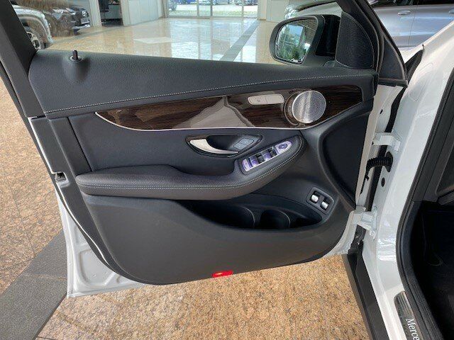 Mercedes-Benz GLC 300 e 4M Exclusive - Samsaru's Car Outlet