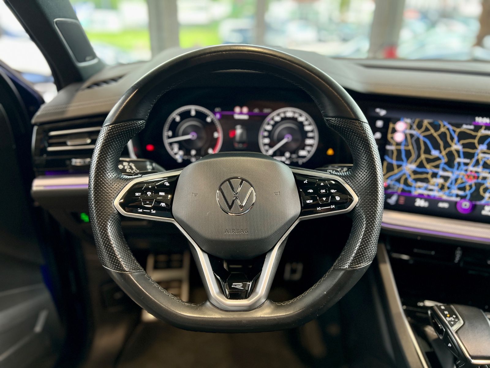 Volkswagen Touareg R-Line 4Motion - Samsaru's Car Outlet