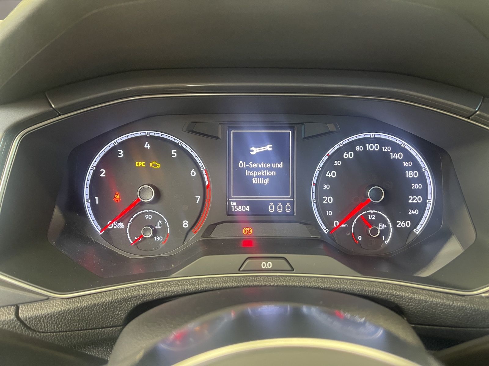 Volkswagen T-Roc 1.5 TSI Sport - Samsaru's Car Outlet