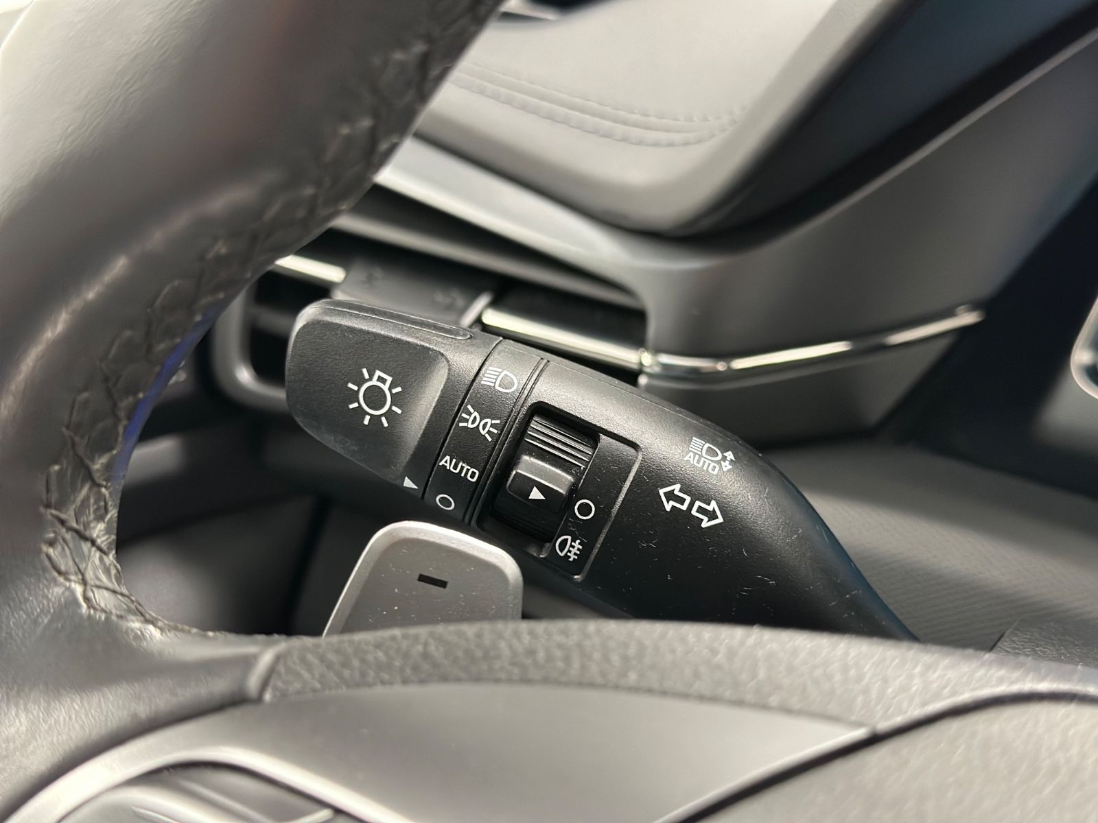 Hyundai IONIQ Prime Plug-In Hybrid - Samsaru's Car Outlet