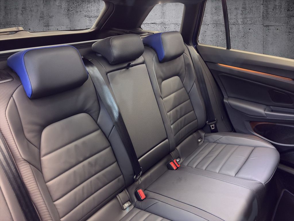 Volkswagen Golf Variant R 2.0 TSI 4Motion Matrix+Pano+HuD