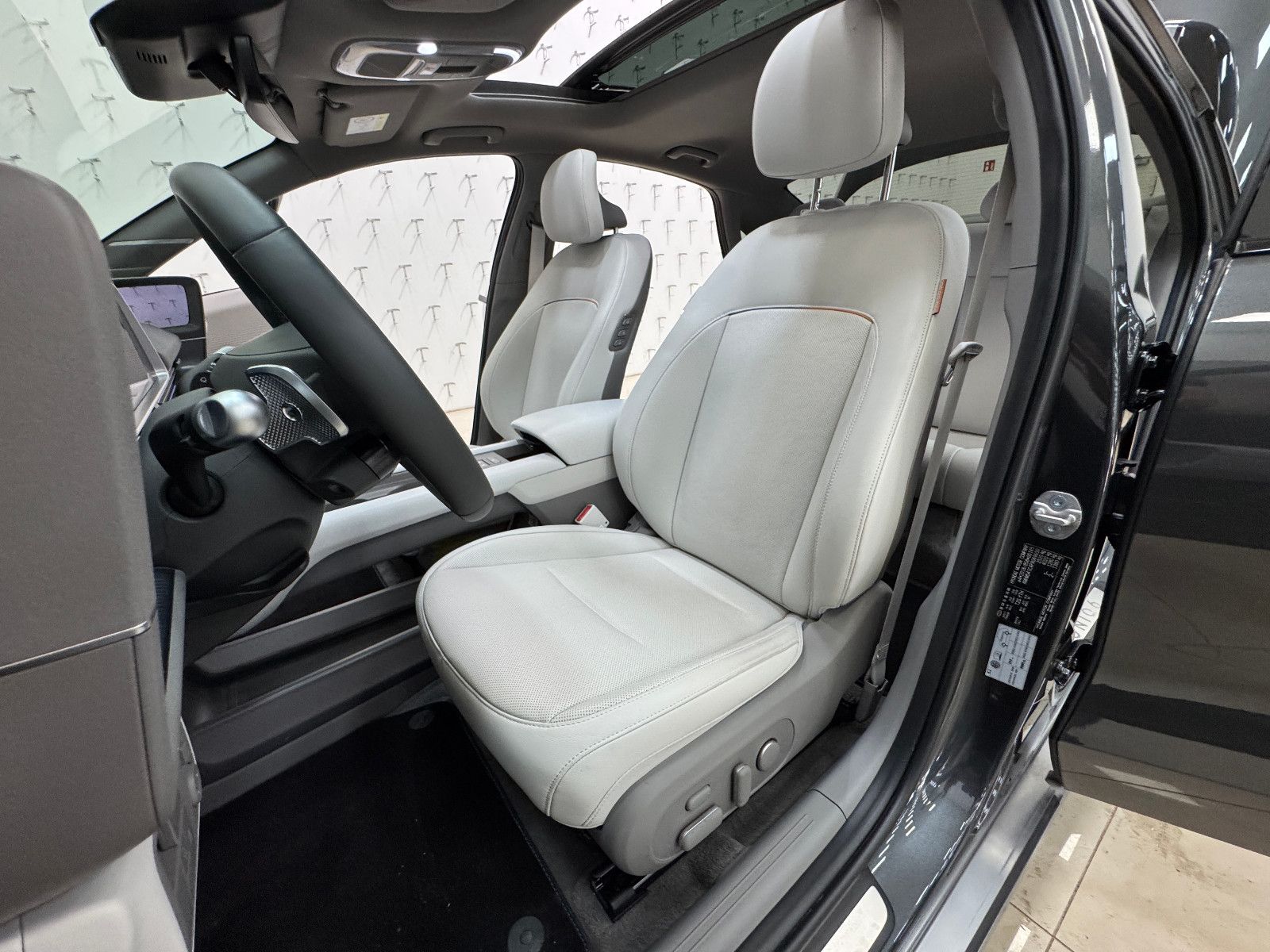 Hyundai IONIQ 6 77,4kWh 325ps 4WD Uniq PANO & DIGI NON