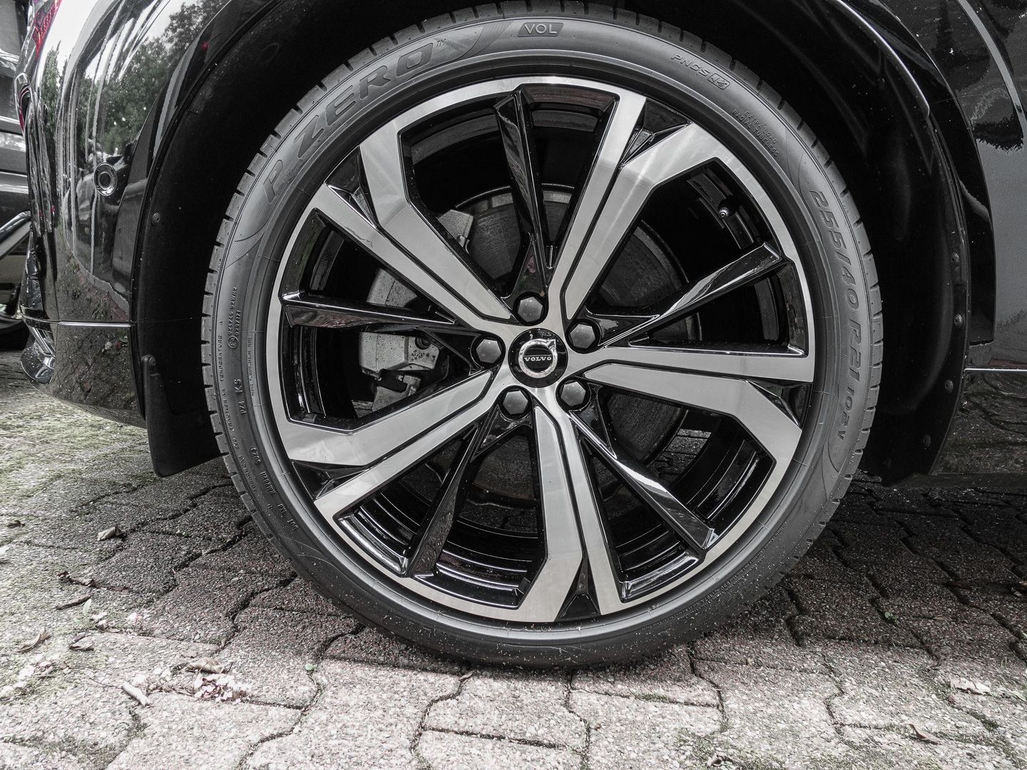 Volvo XC60 Ultra Dark Recharge Plug-In Hybrid AWD T8 T