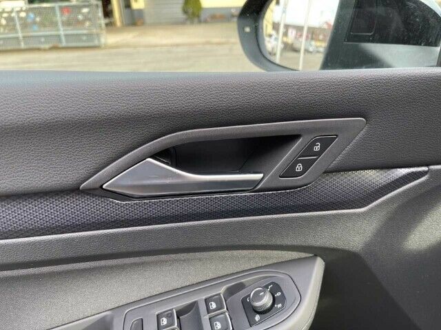 Volkswagen Golf VIII United 1.5 eTSi DSG - Samsaru's Car Outlet