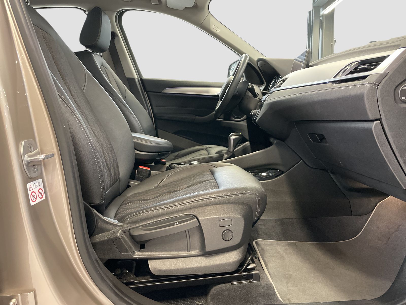 BMW X1 xDrive25e - Samsaru's Car Outlet