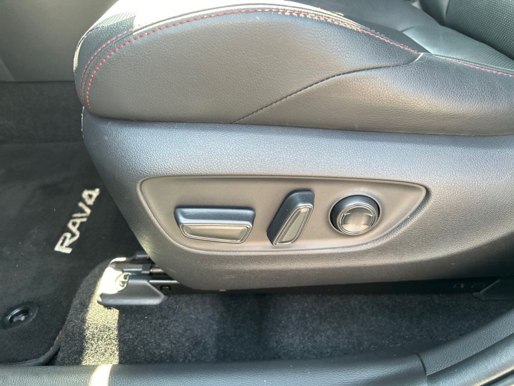Toyota RAV 4 Plug-in-Hybrid - Samsaru's Car Outlet