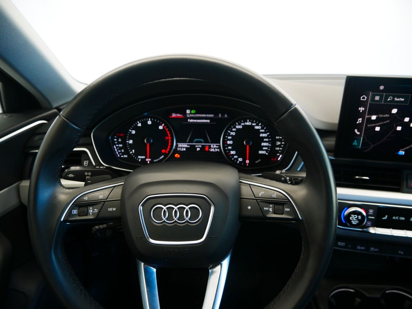 Audi A4 Limousine 35 TFSI advanced - Samsaru's Car Outlet