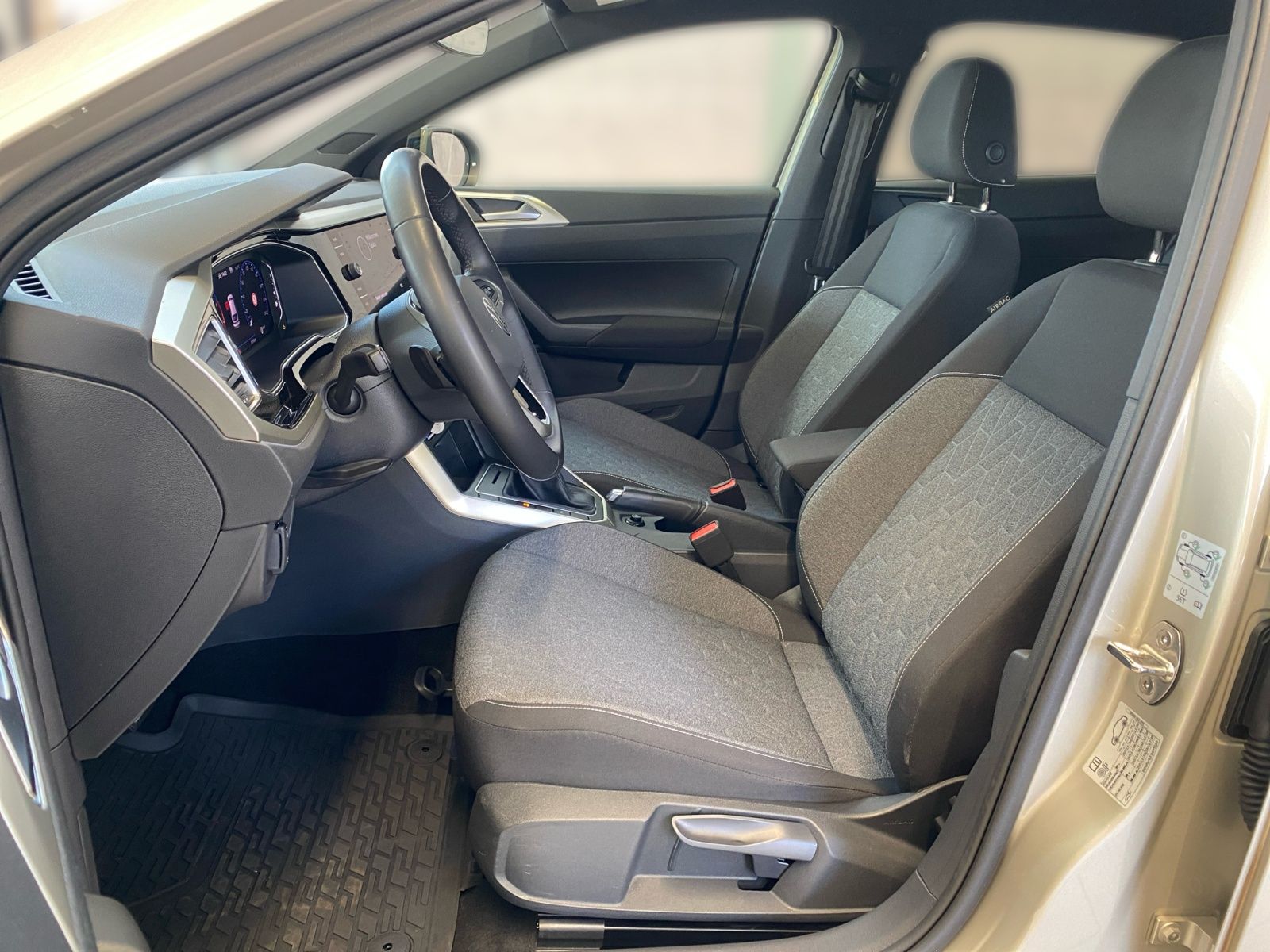 Volkswagen Taigo Move 1.5 TSI DSG - Samsaru's Car Outlet