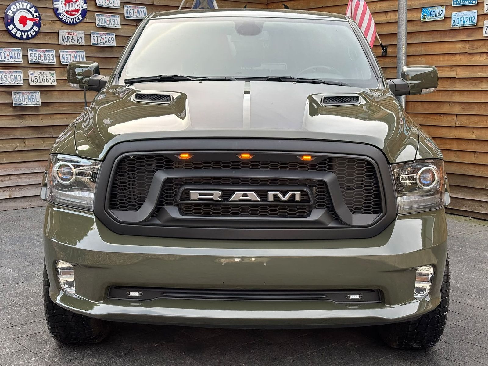 Dodge RAM 1500 5,7L Warlock 4x4 LEDER AHK LPG