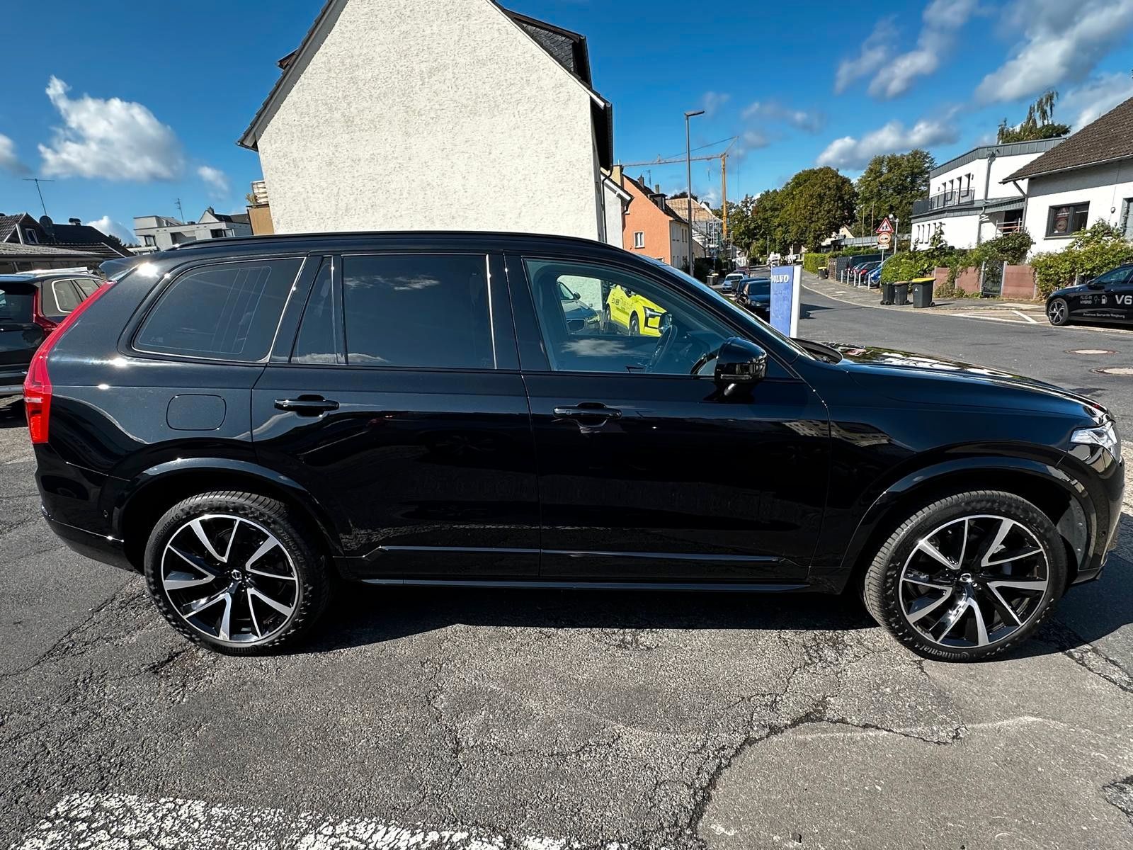 Volvo XC90 B5 AWD Ultimate 7-Sitz,AHK,360°,HUD,PANO
