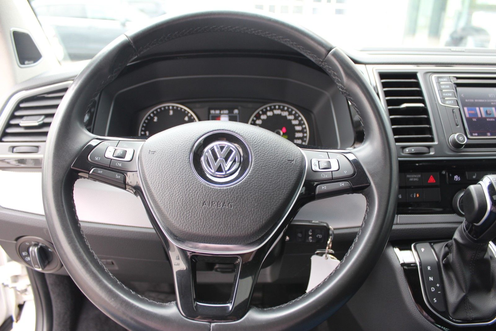 Volkswagen T6 Multivan Highline DSG - Samsaru's Car Outlet