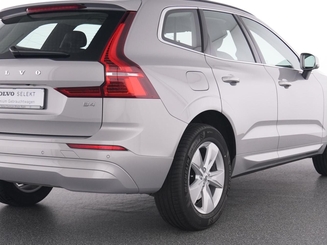 Volvo XC60 B4 Core - Samsaru's Car Outlet