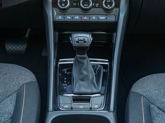 Skoda Kodiaq 2.0 TDI DSG 4x4 Clever *7-SITZ*AHK*PANO*
