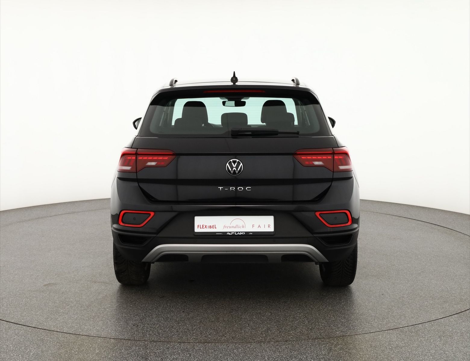Volkswagen T-Roc 1.5 TSI DSG - Samsaru's Car Outlet