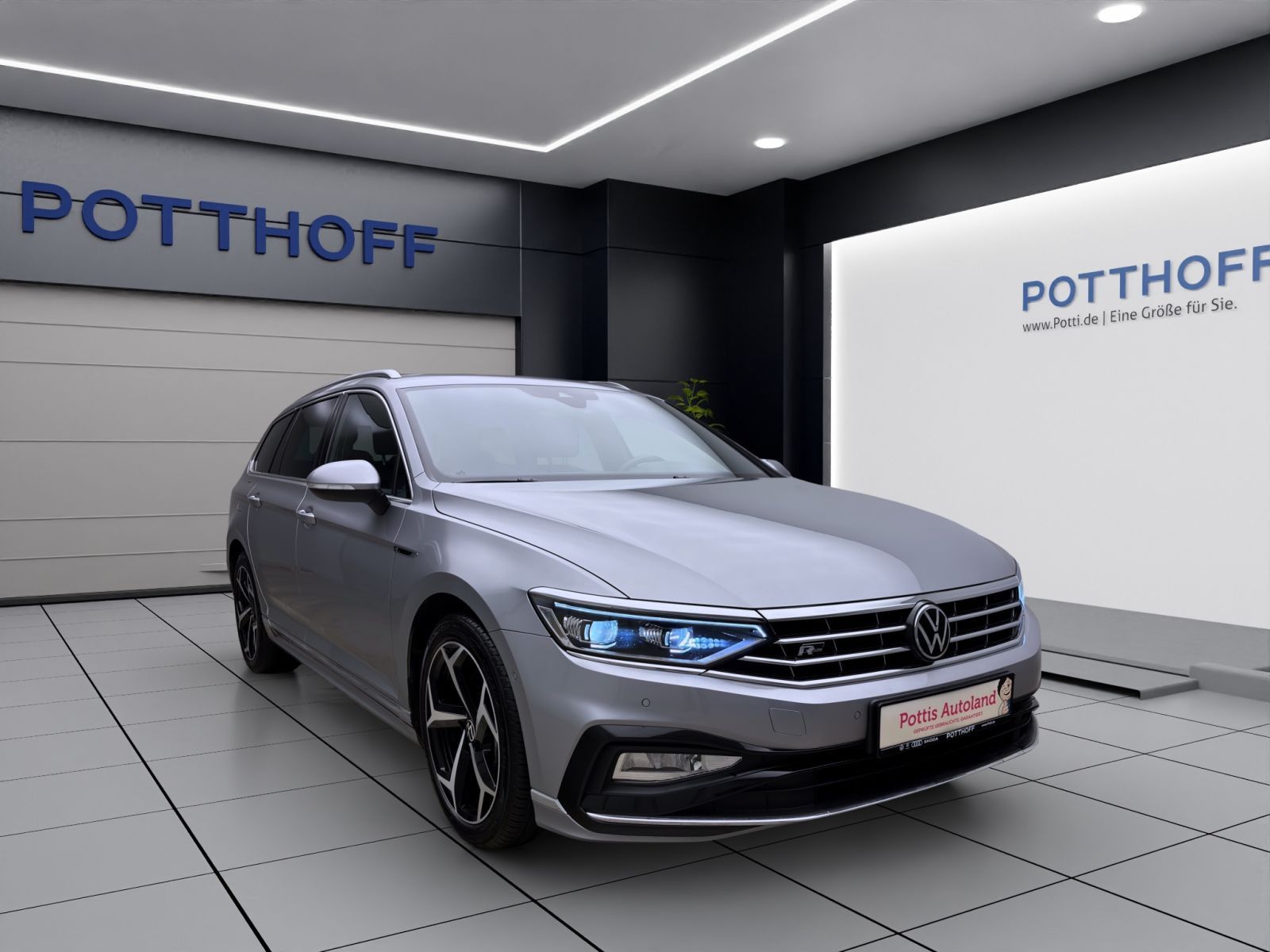 Volkswagen Passat Variant 2.0 TSI DSG 4M R-LINE PANO AHK NA