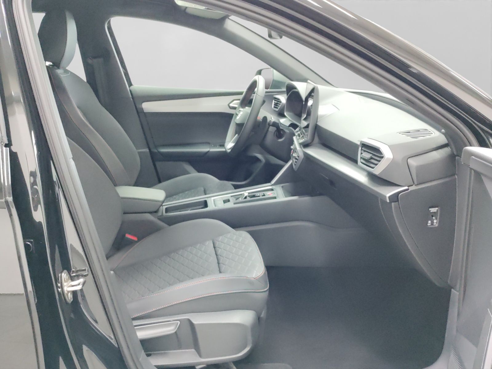 Seat Leon Sportstourer 2.0 TDI DSG FR NAVI AHK AC GJR