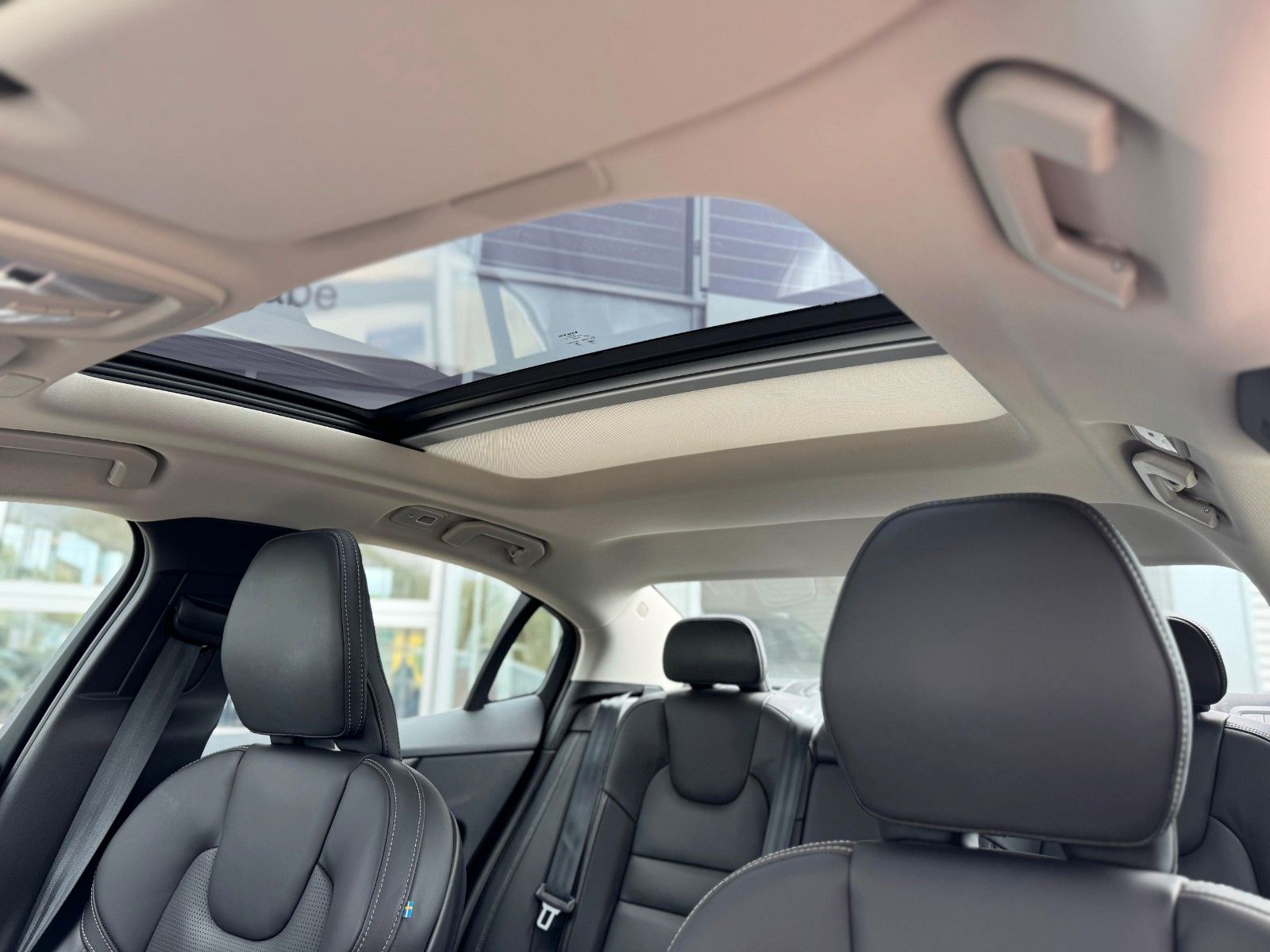 Volvo S60 B4 DKG PLUS DARK - Sthzg - 360 - Pano - 20"