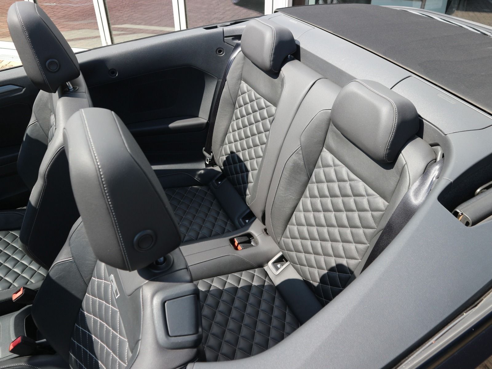 Volkswagen T-Roc R-Line 1.5 TSI DSG - Samsaru's Car Outlet