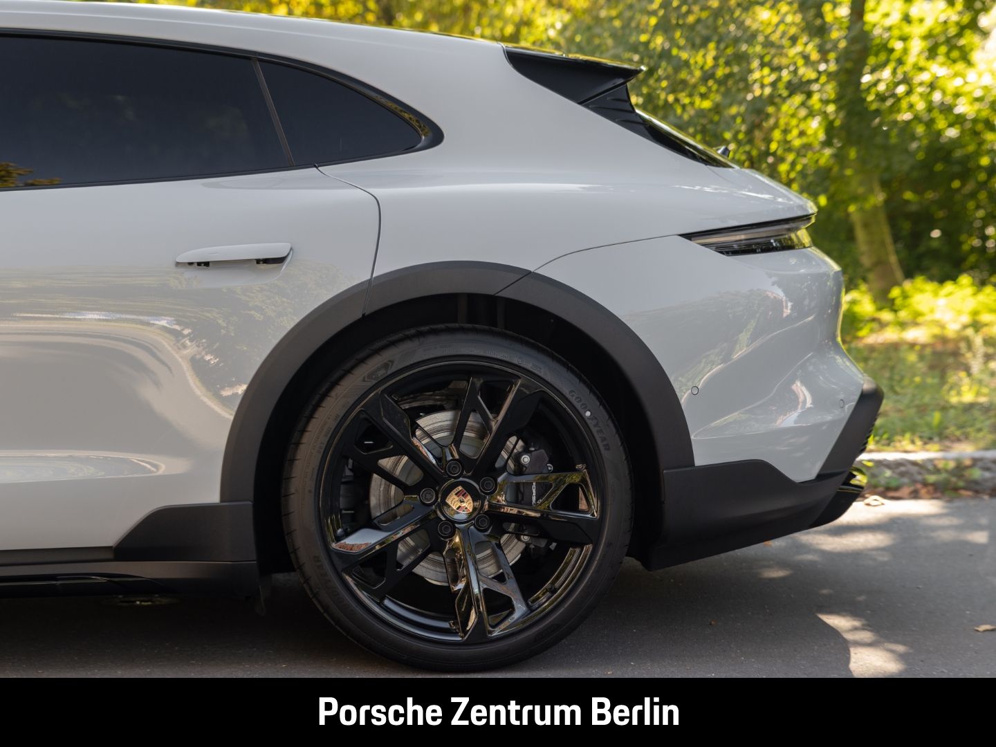 Porsche Taycan 4 Cross Turismo InnoDrive HD-Matrix LED