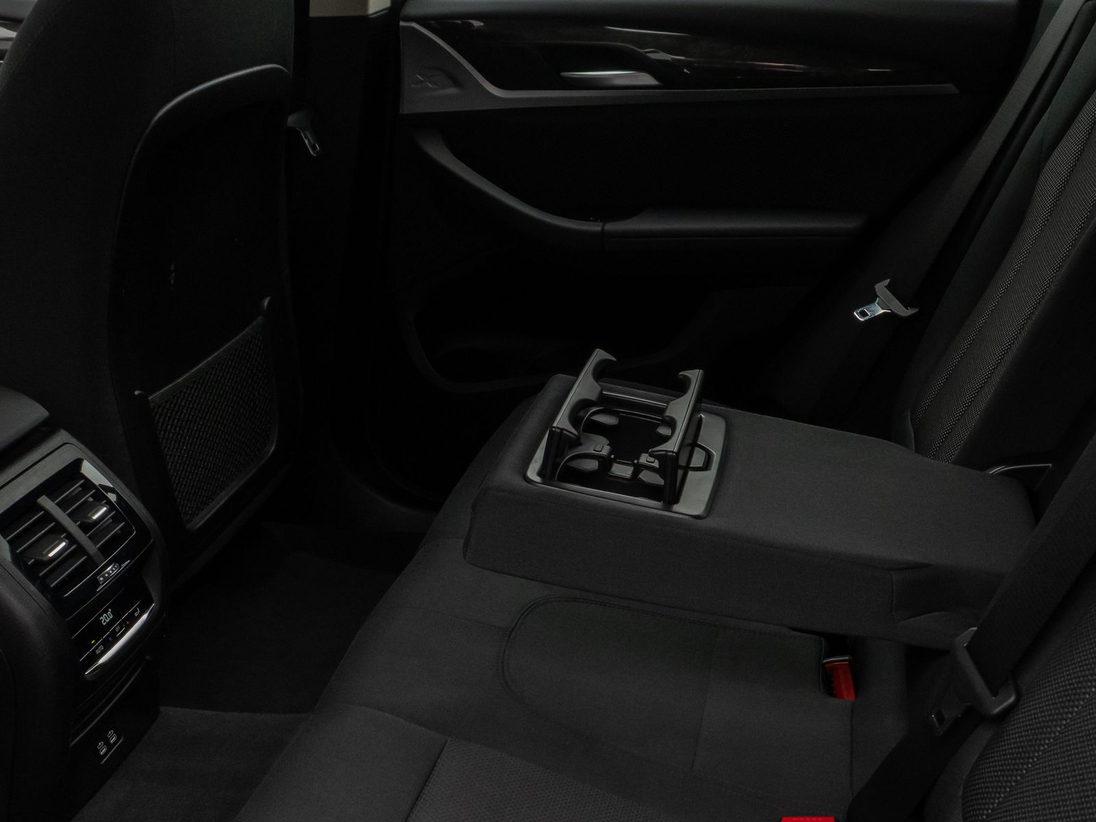 BMW X3 xD30e Kamera DAB HiFi Lenkrhzg Komfort Alarm