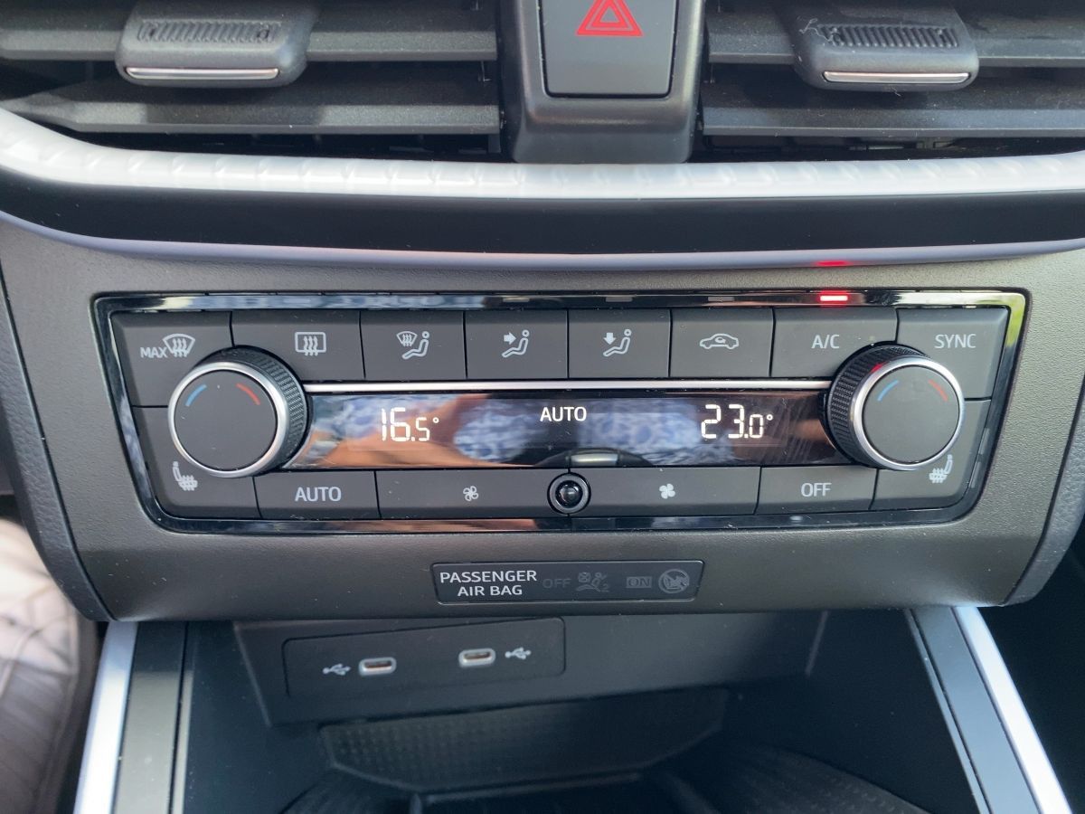 Seat Arona 1.5 TSI DSG FR Navi LED SHZ ACC PDC