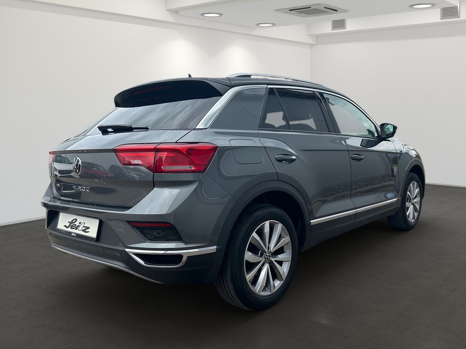Volkswagen T-Roc 2.0 TDI Style - Samsaru's Car Outlet