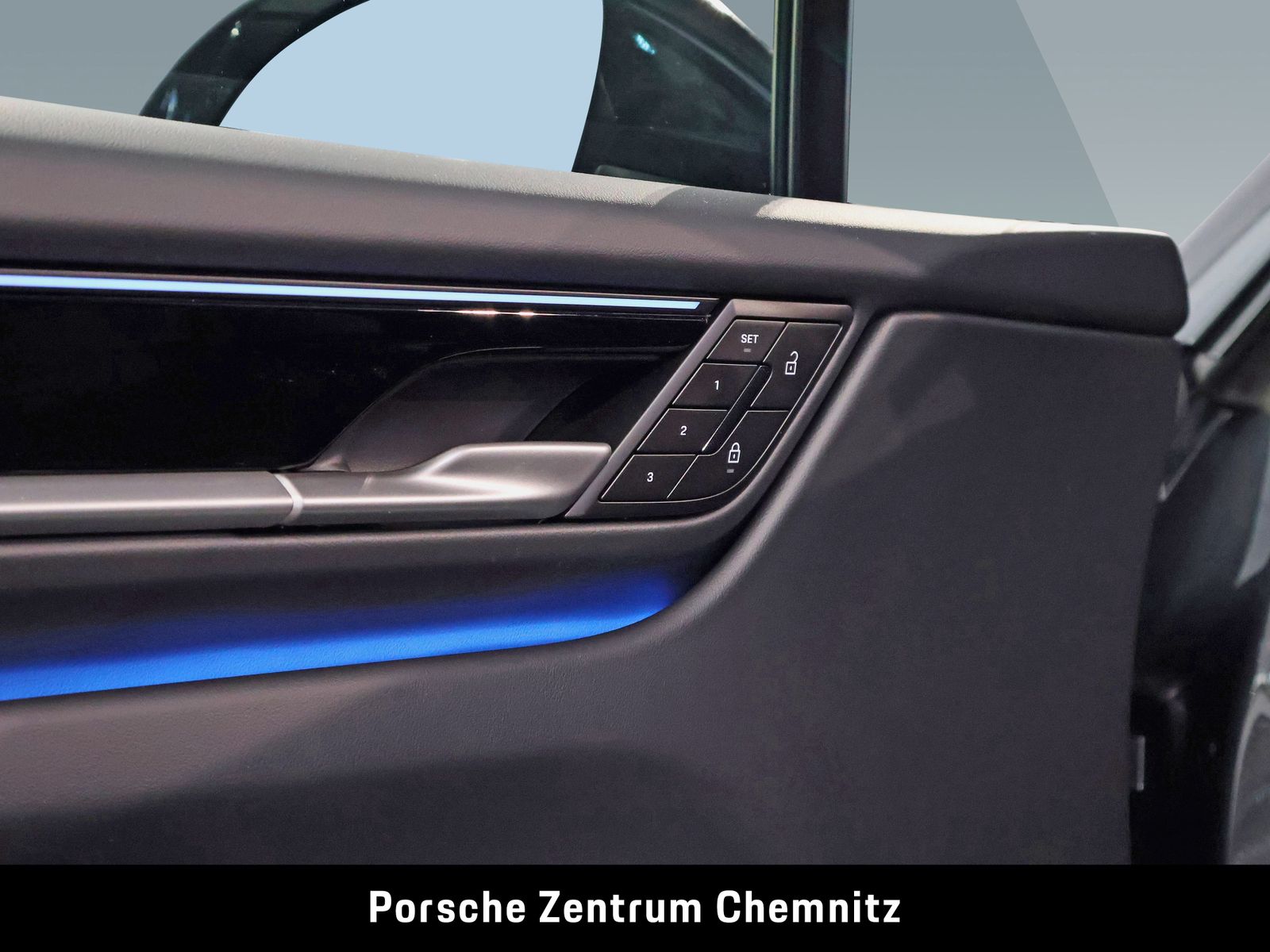 Porsche Macan 4S Electric Luft;Matrix;BOSE;Pano;22Zoll