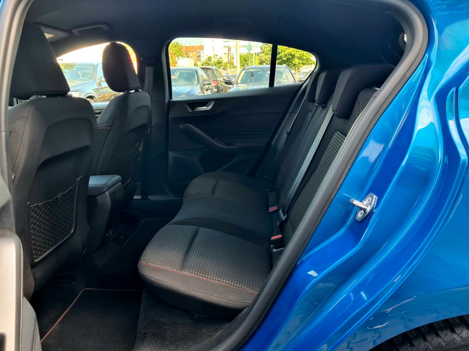 Ford Focus ST-Line X AUT - ASSISTS - HUD - WINTER -