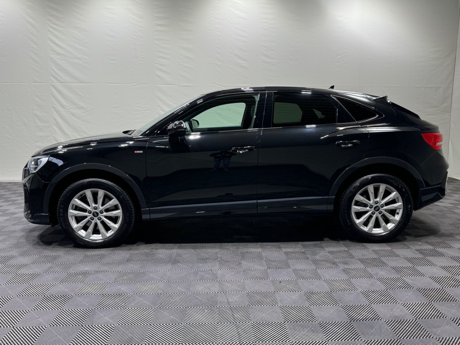 Audi Q3 Sportback 40 TFSI quattro S-Line - Samsaru's Car Outlet